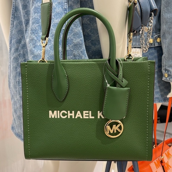 Michael Kors Mirella Small Pebbled Leather Shopper Crossbody XBODY Bag MK

NWT - Picture 13 of 16